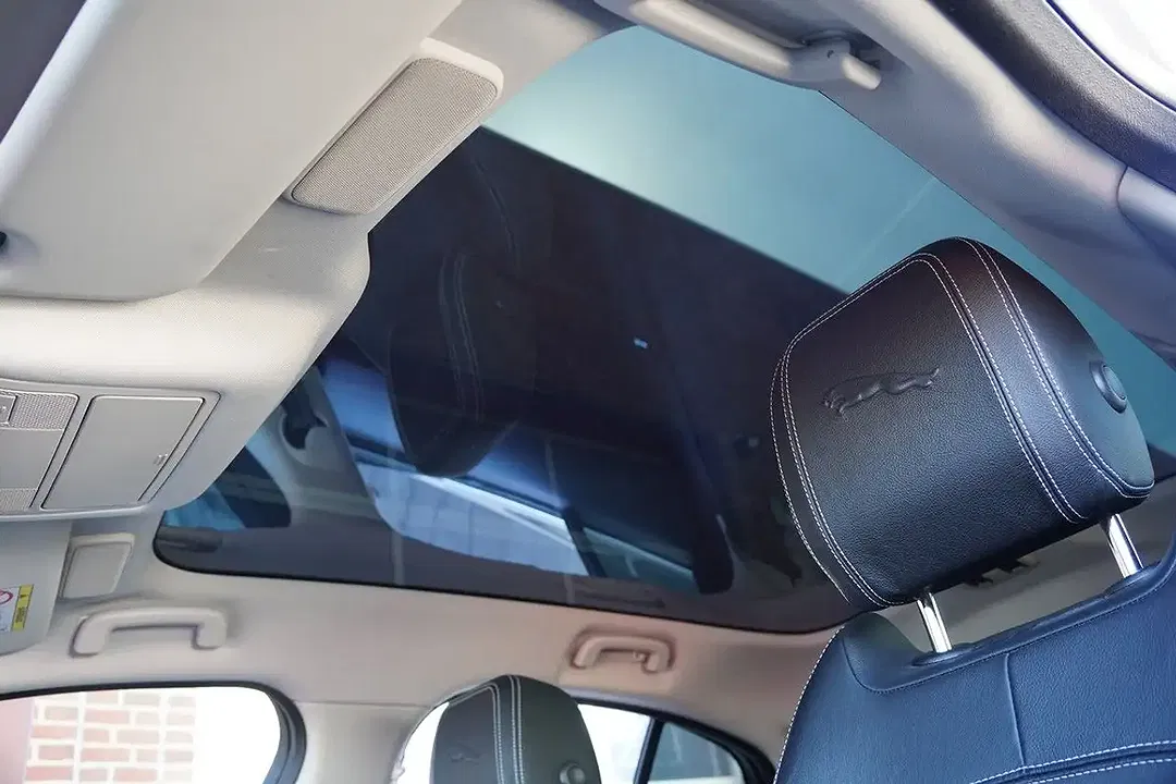 Jaguar I-Pace EV 4x4 SE - Thumbnail 13