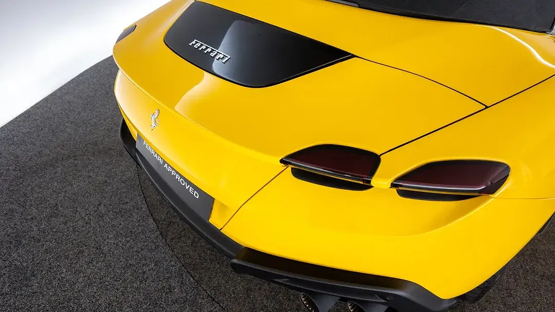 Ferrari Roma Spider - Thumbnail 12