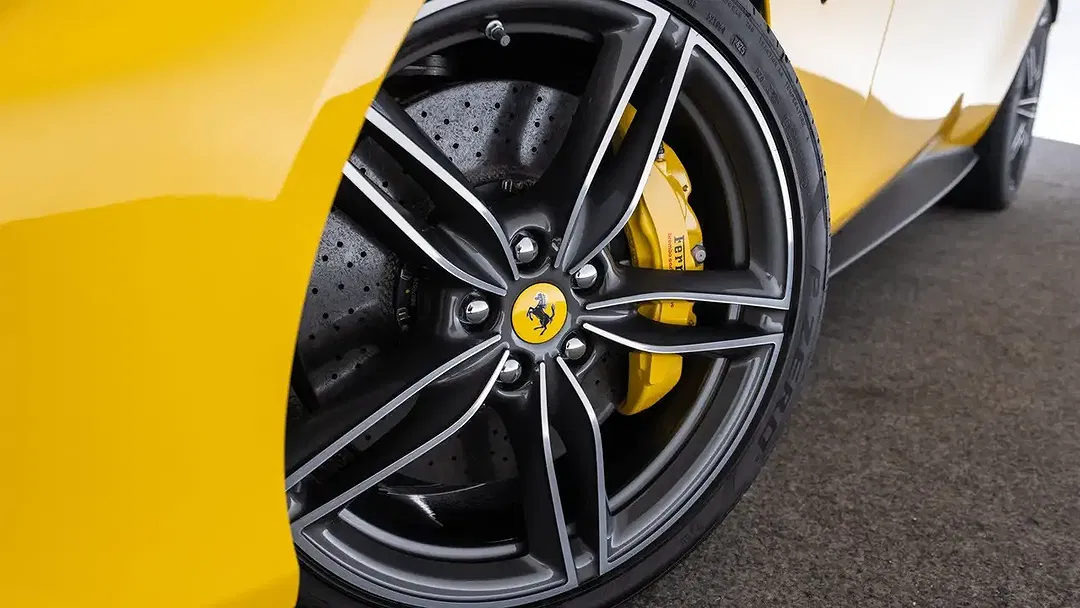 Ferrari Roma Spider - Thumbnail 14