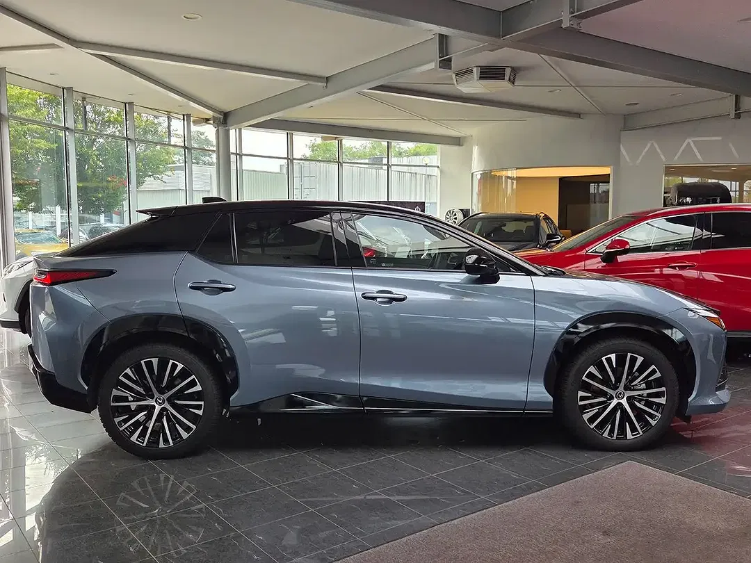 Lexus RZ DIRECT4 Launch Edition - Thumbnail 3