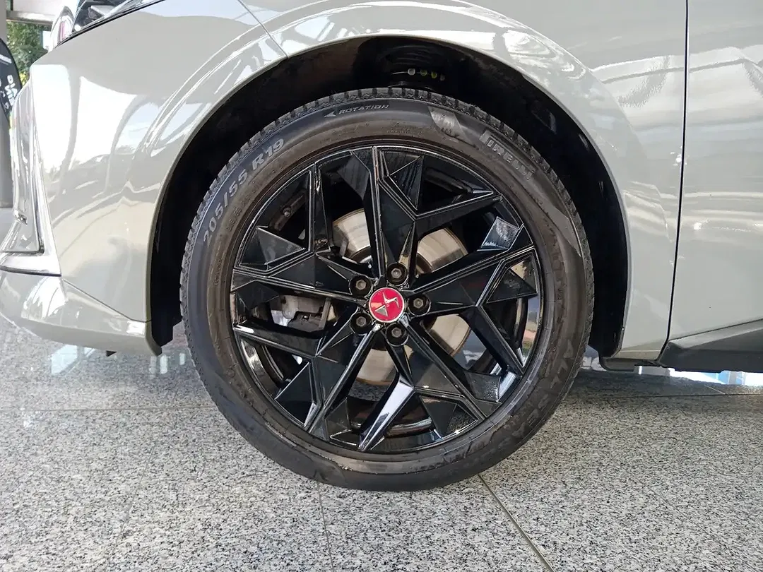 DS Automobiles DS 4 - Thumbnail 9