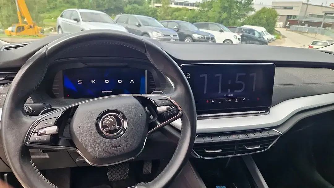 Skoda Octavia 2.0 TDI DSG Combi Premium - Thumbnail 11