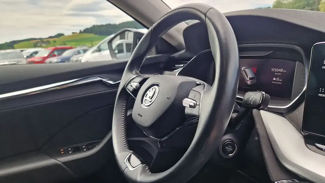Skoda Octavia 2.0 TDI DSG Combi Premium - Thumbnail 15