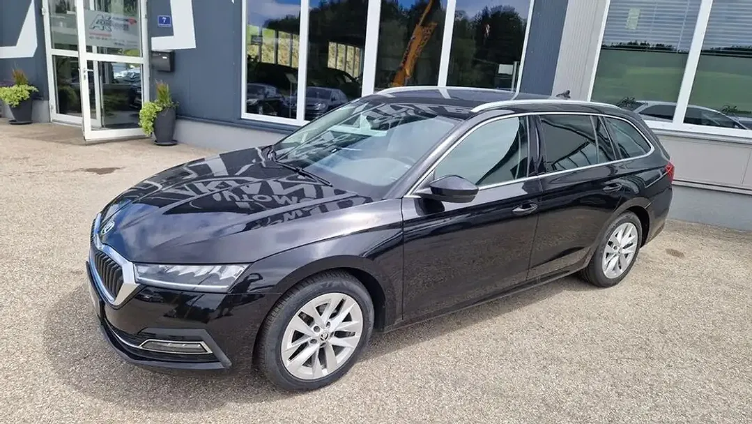 Skoda Octavia 2.0 TDI DSG Combi Premium - Thumbnail 3