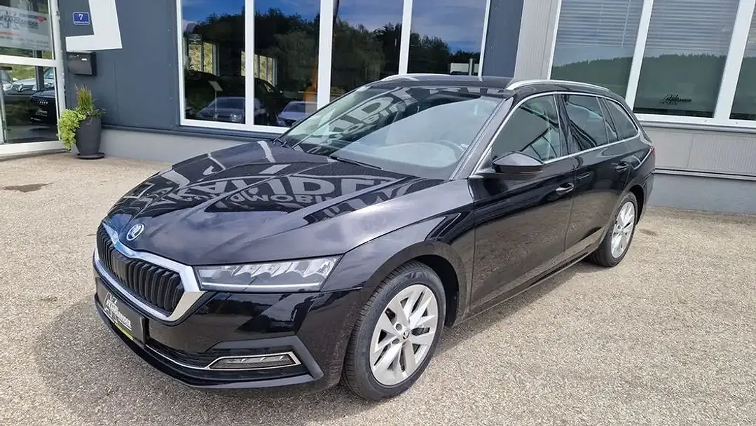 Skoda Octavia 2.0 TDI DSG Combi Premium - Thumbnail 4