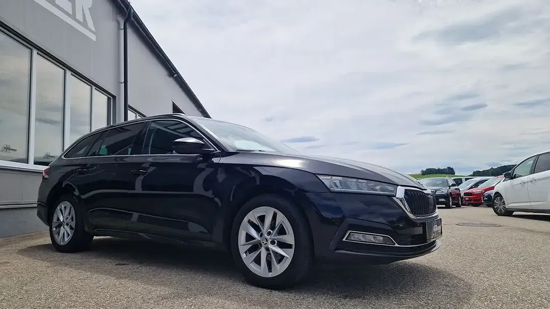 Skoda Octavia 2.0 TDI DSG Combi Premium - Thumbnail 5