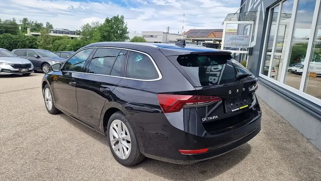 Skoda Octavia 2.0 TDI DSG Combi Premium - Thumbnail 7