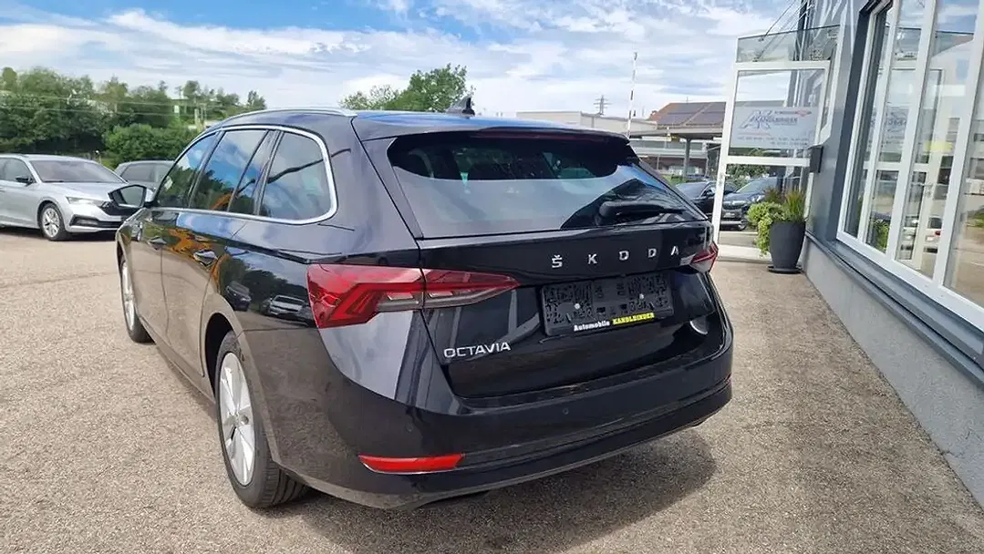 Skoda Octavia 2.0 TDI DSG Combi Premium - Thumbnail 8