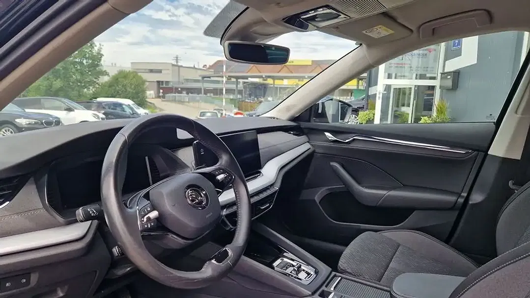 Skoda Octavia 2.0 TDI DSG Combi Premium - Thumbnail 9