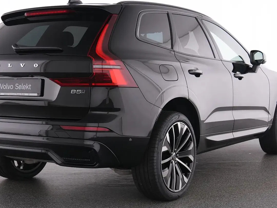 Volvo XC60 B5 AWD Ultra Dark - Thumbnail 9