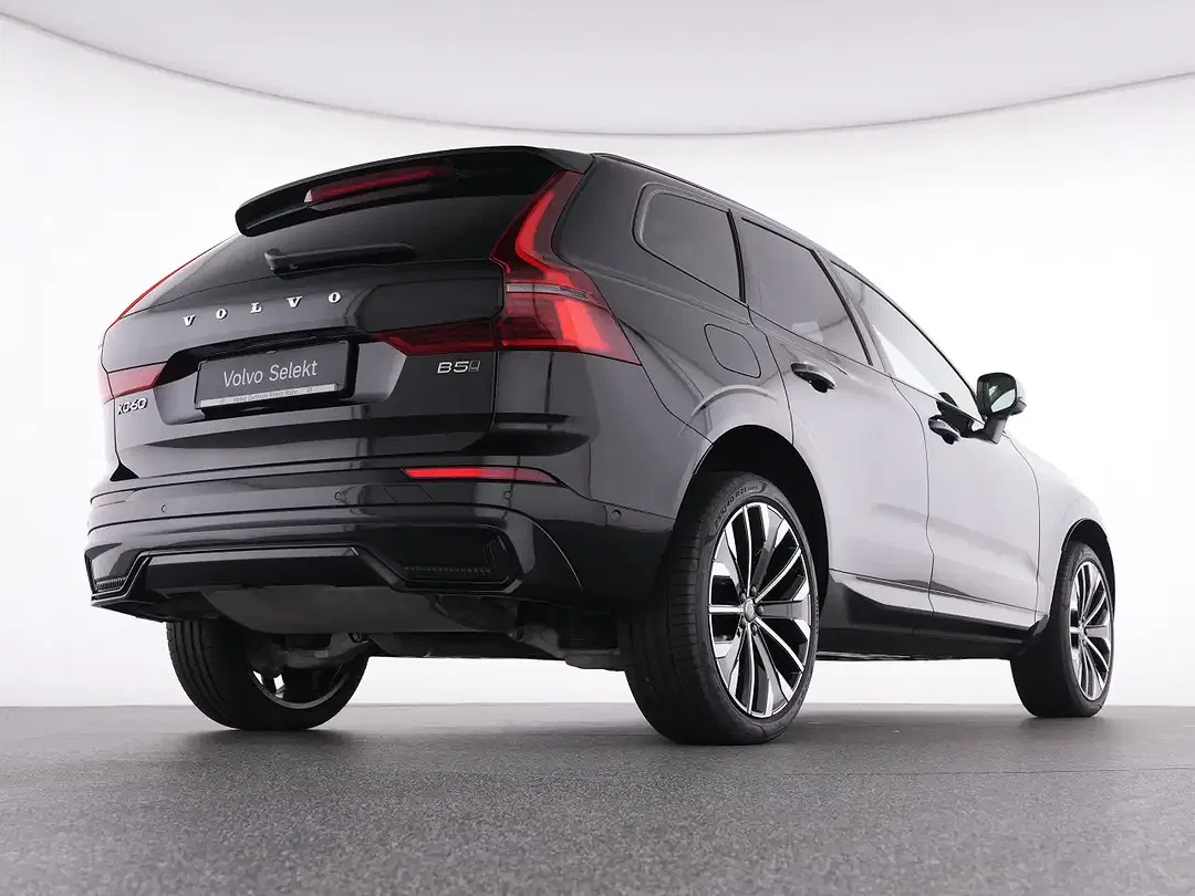 Volvo XC60 B5 AWD Ultra Dark - Thumbnail 7