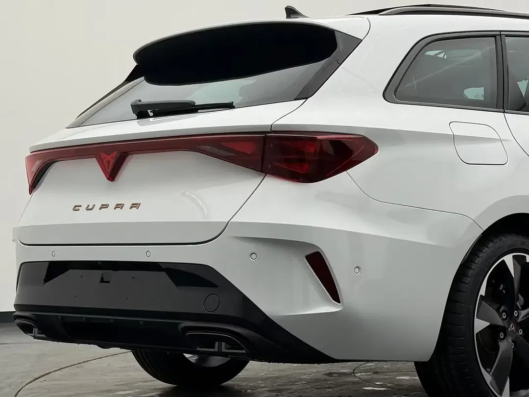CUPRA Leon 1.5 eTSI DSG Matrix LED Sportstourer - Thumbnail 12