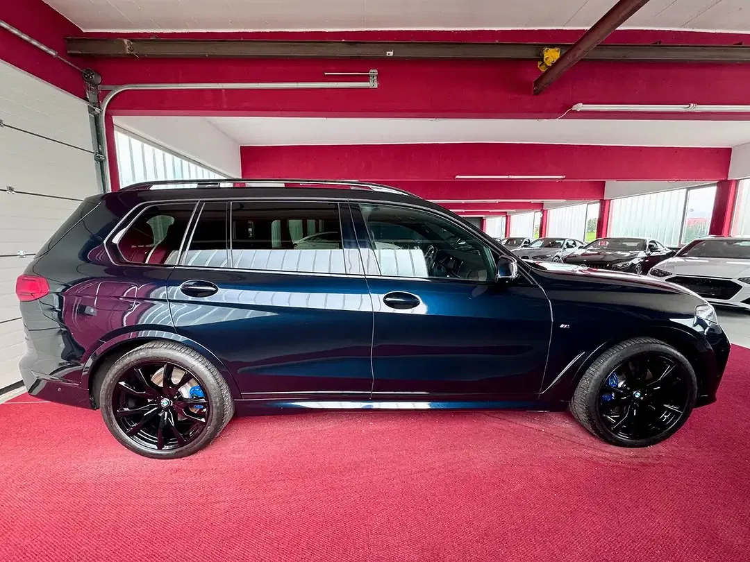 BMW X7 M Sport - Thumbnail 3