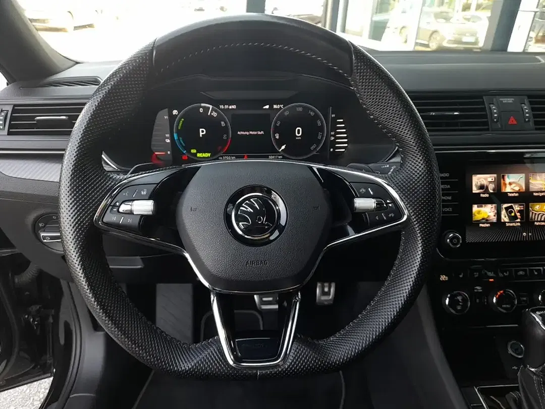 Skoda Superb PHEV DSG Sportline - Thumbnail 10