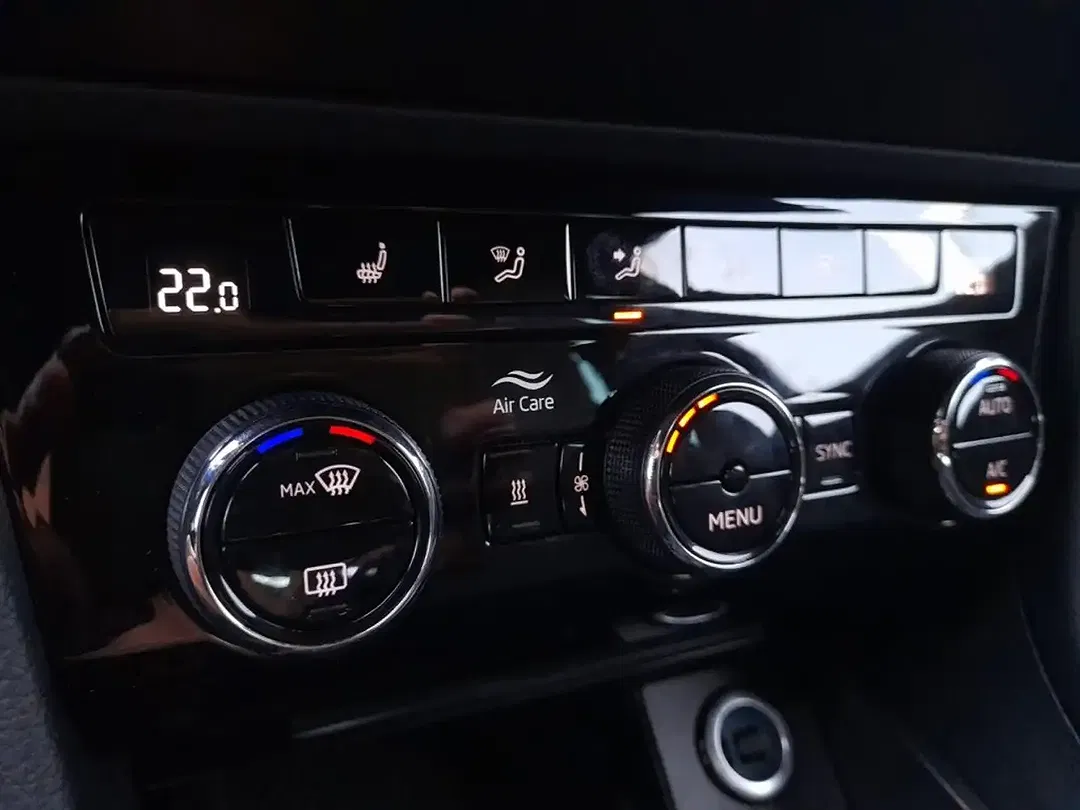 Skoda Superb PHEV DSG Sportline - Thumbnail 7