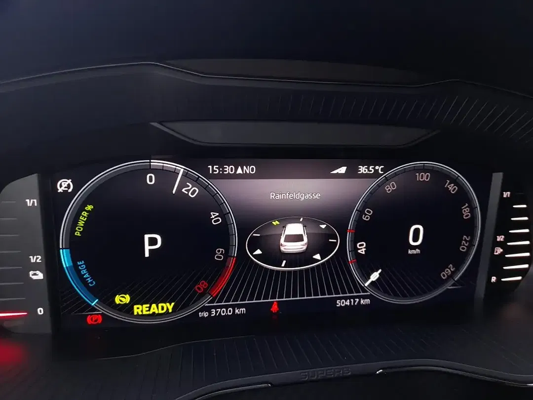 Skoda Superb PHEV DSG Sportline - Thumbnail 9