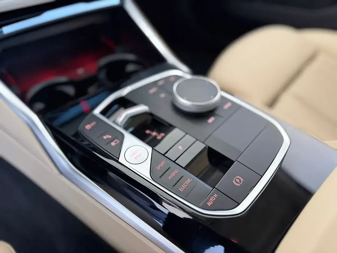 BMW 330 Touring - Thumbnail 18