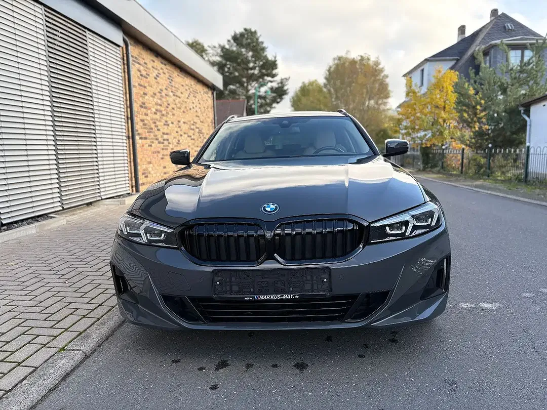 BMW 330 Touring - Thumbnail 2