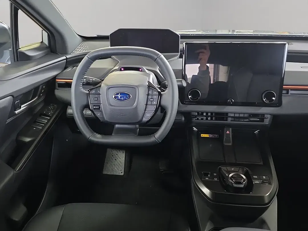 Subaru Uncharted AWD Platinum - Thumbnail 12