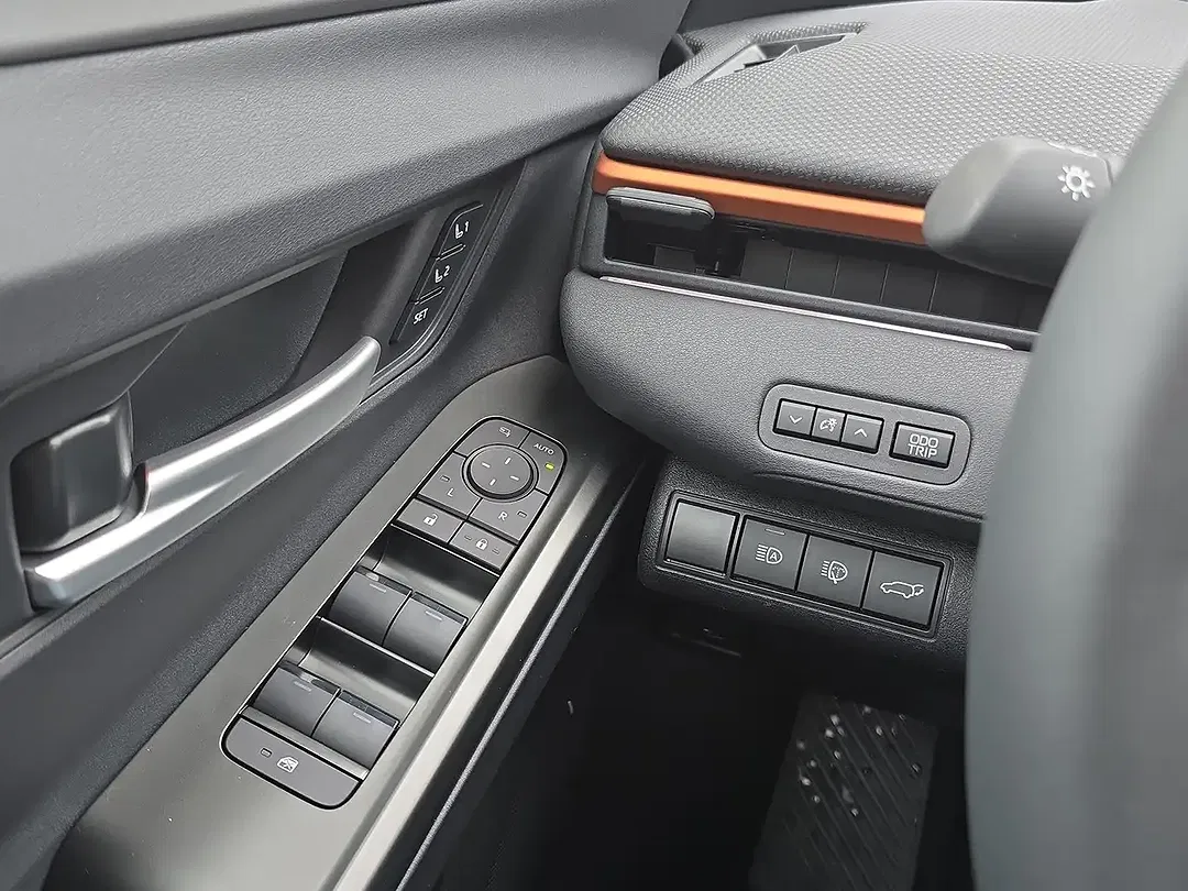 Subaru Uncharted AWD Platinum - Thumbnail 21