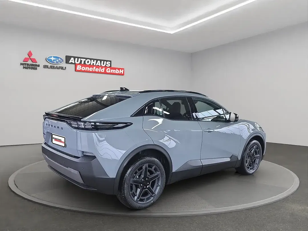 Subaru Uncharted AWD Platinum - Thumbnail 3
