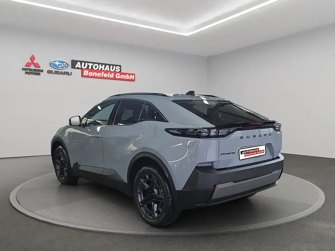 Subaru Uncharted AWD Platinum - Thumbnail 4