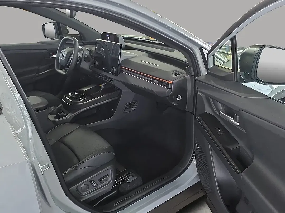 Subaru Uncharted AWD Platinum - Thumbnail 9