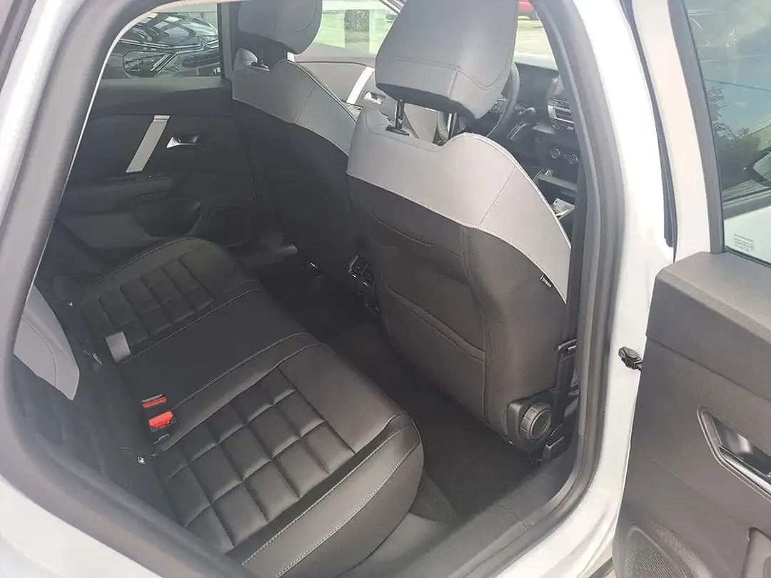 Citroen C4 EAT8 Hybrid Max - Thumbnail 10