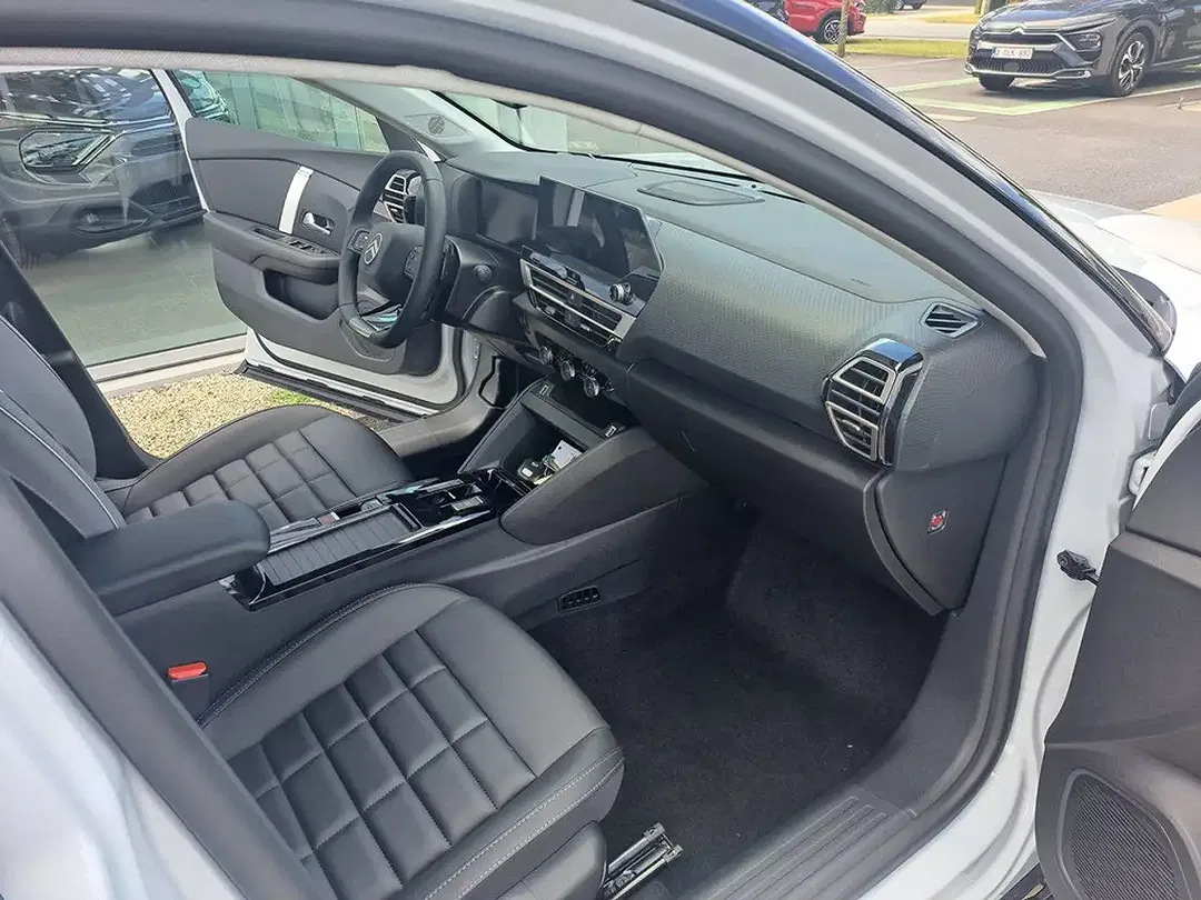 Citroen C4 EAT8 Hybrid Max - Thumbnail 8