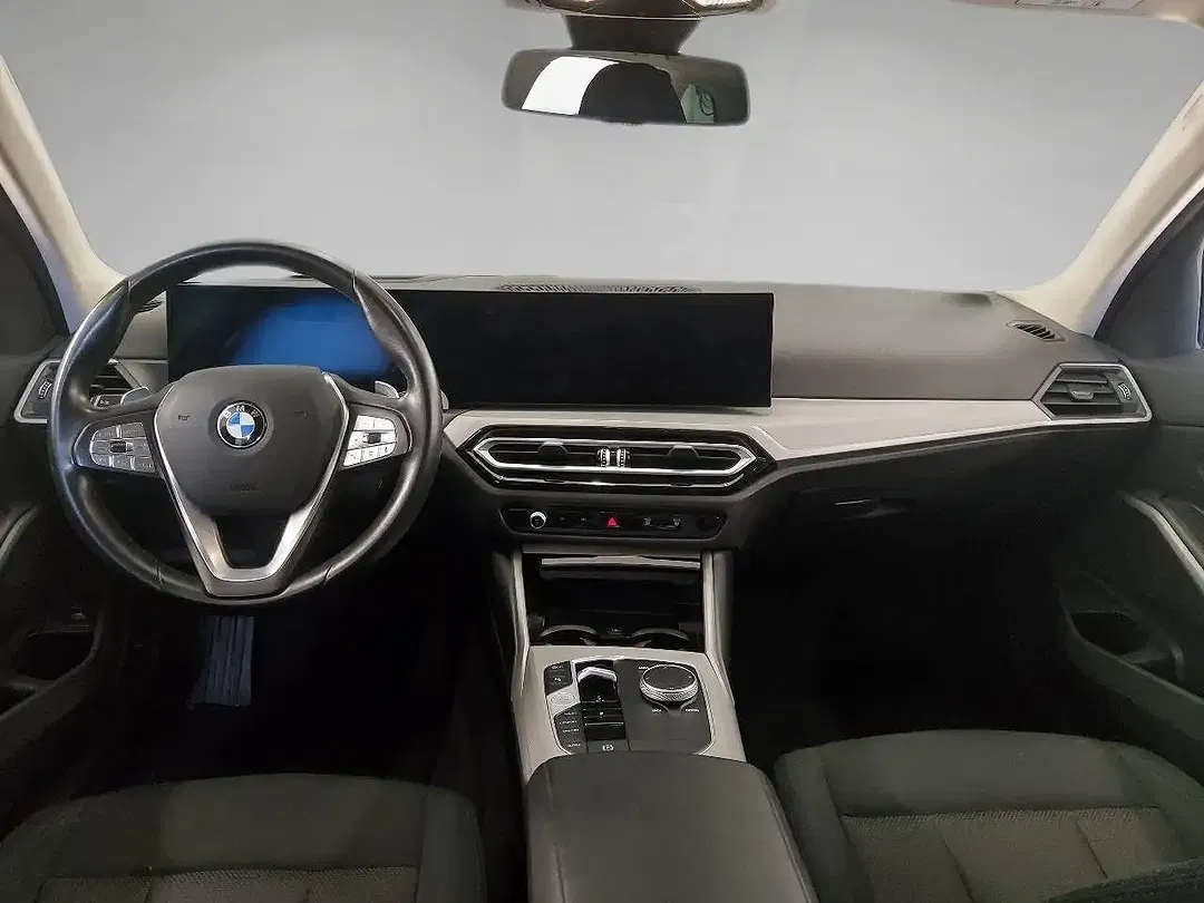 BMW 320 AUT - Thumbnail 3