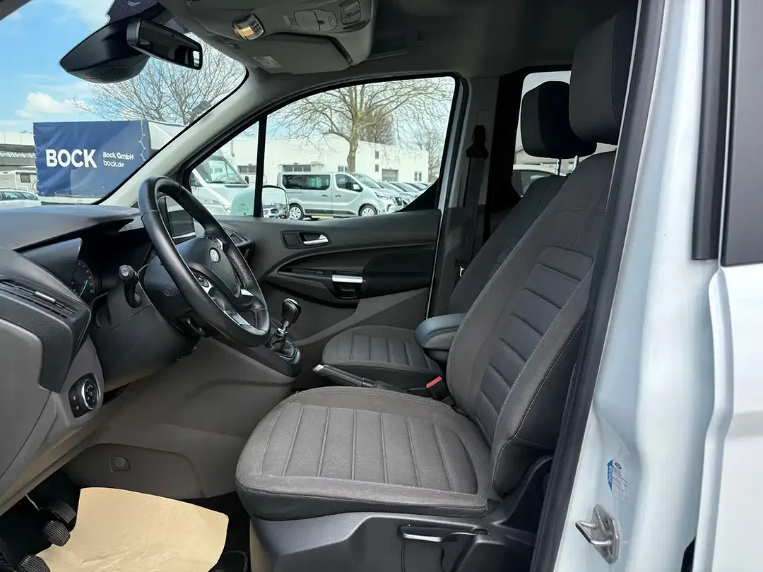 Ford Grand Tourneo Titanium - Thumbnail 18