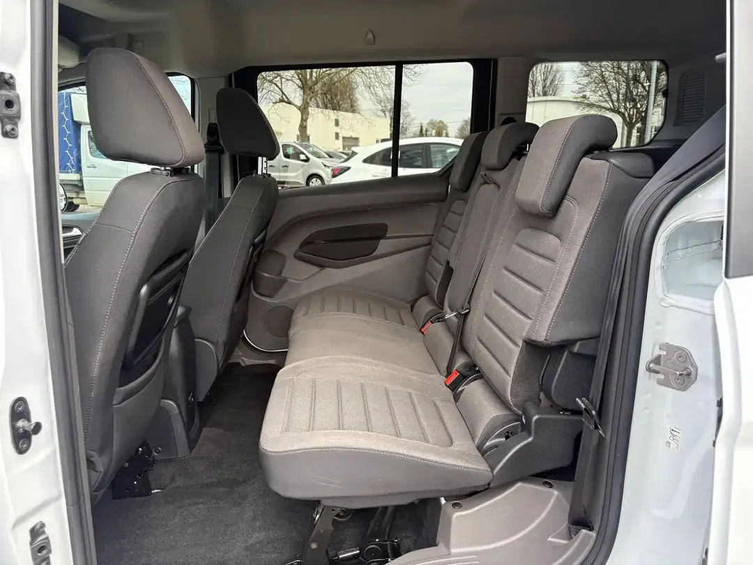 Ford Grand Tourneo Titanium - Thumbnail 20