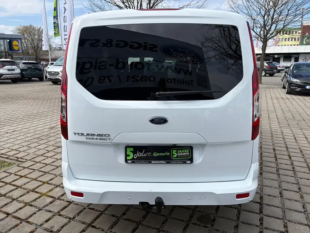 Ford Grand Tourneo Titanium - foto 24