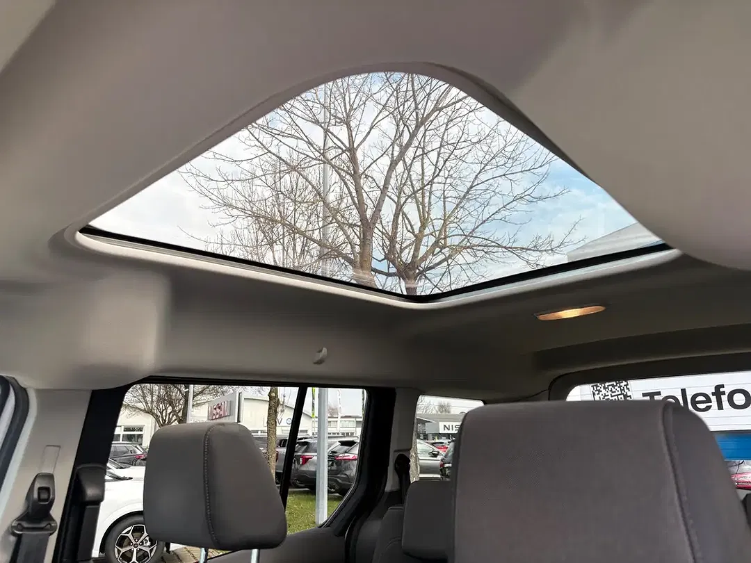 Ford Grand Tourneo Titanium - Thumbnail 5