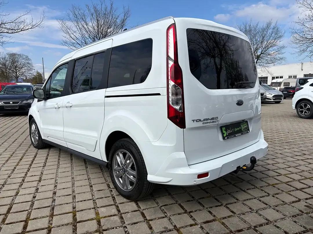 Ford Grand Tourneo Titanium - Thumbnail 7