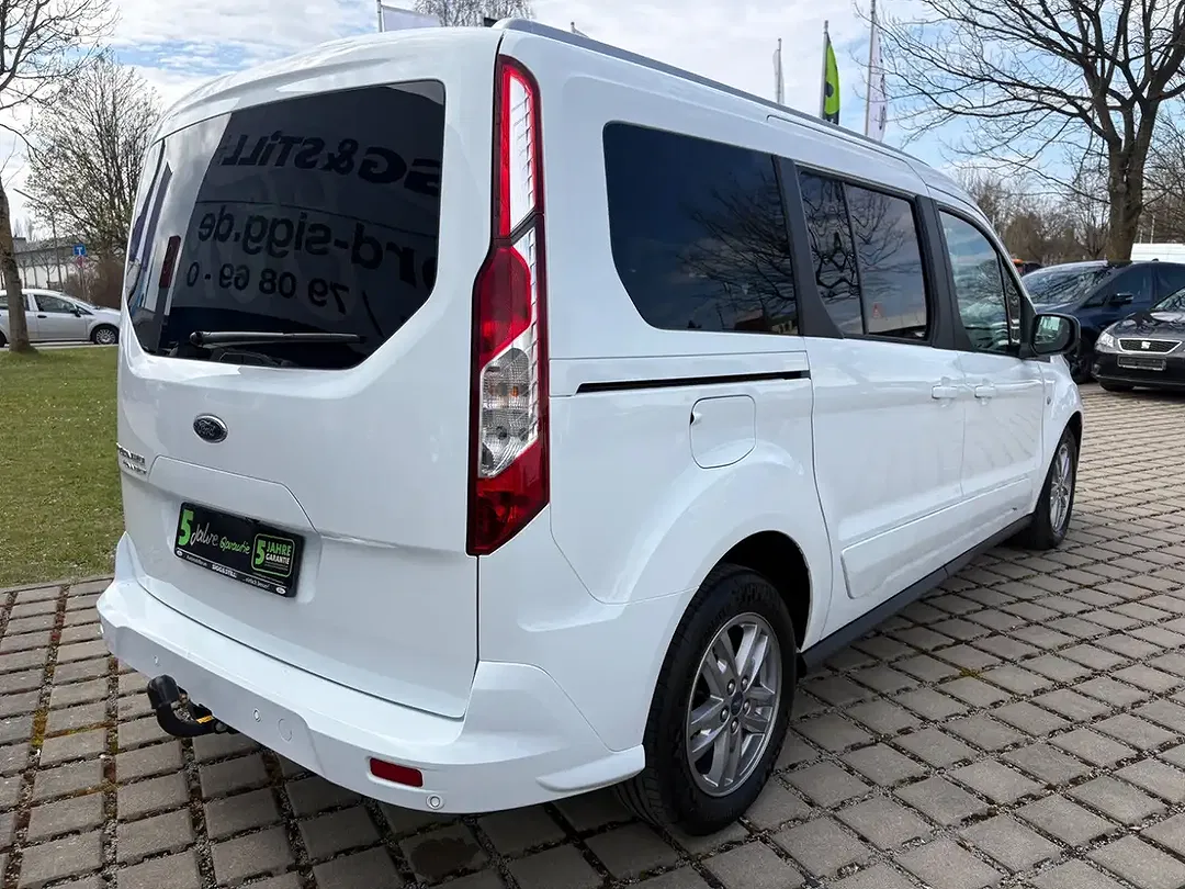 Ford Grand Tourneo Titanium - Thumbnail 8