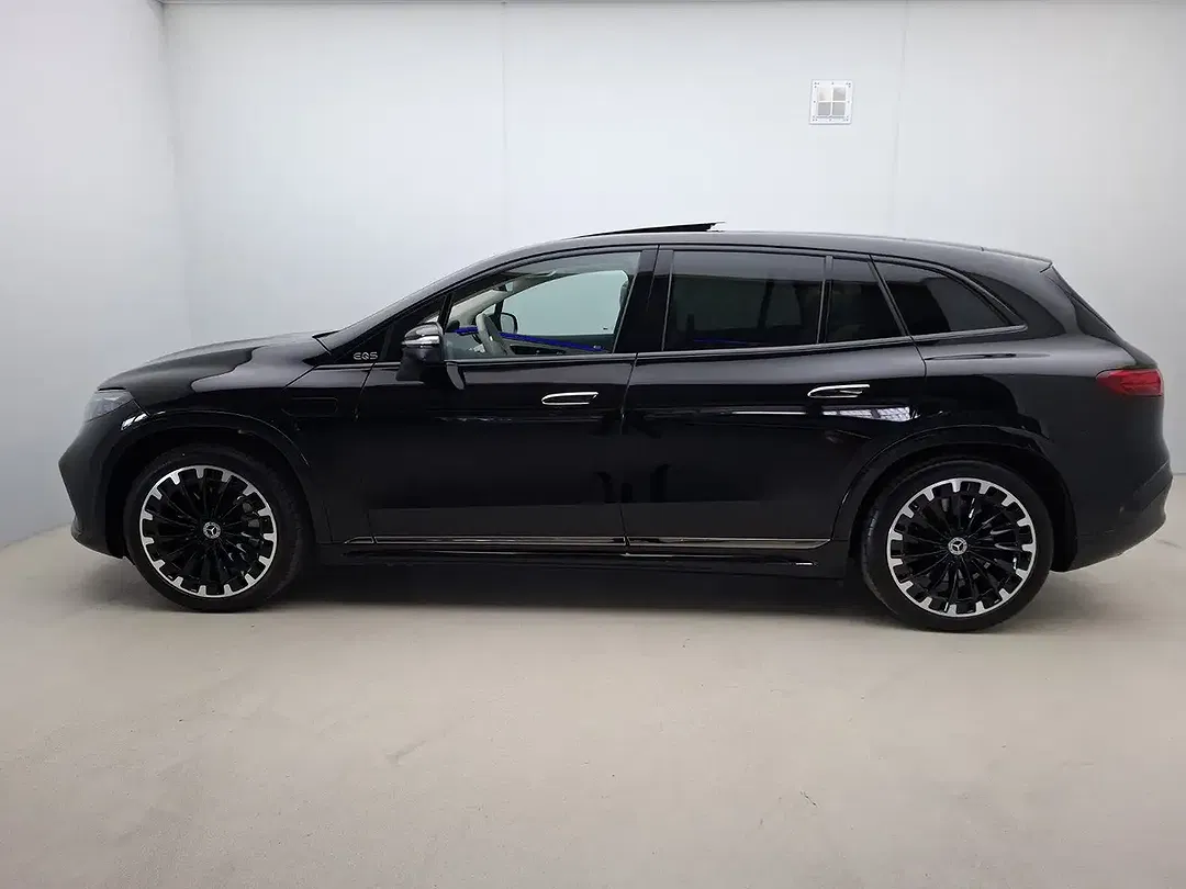 Mercedes-Benz EQS SUV 450 AMG - Thumbnail 7