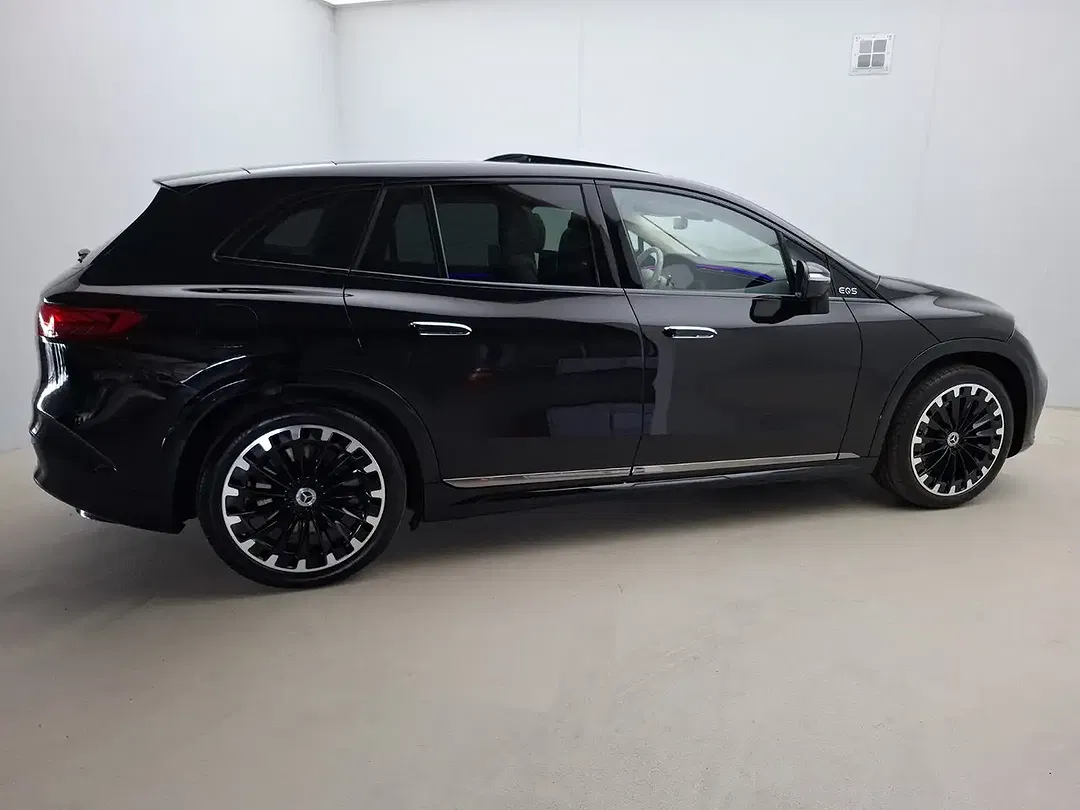 Mercedes-Benz EQS SUV 450 AMG - Thumbnail 8