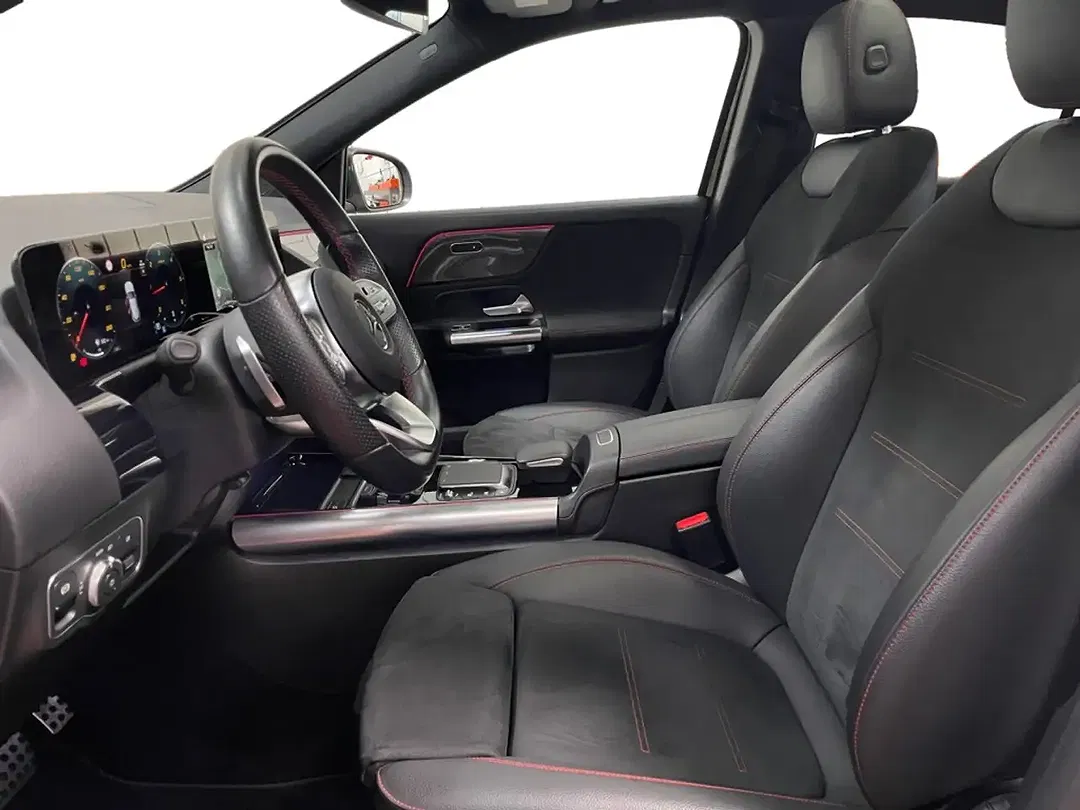 Mercedes-Benz GLA 220 4MATIC AMG MBUX - Thumbnail 8