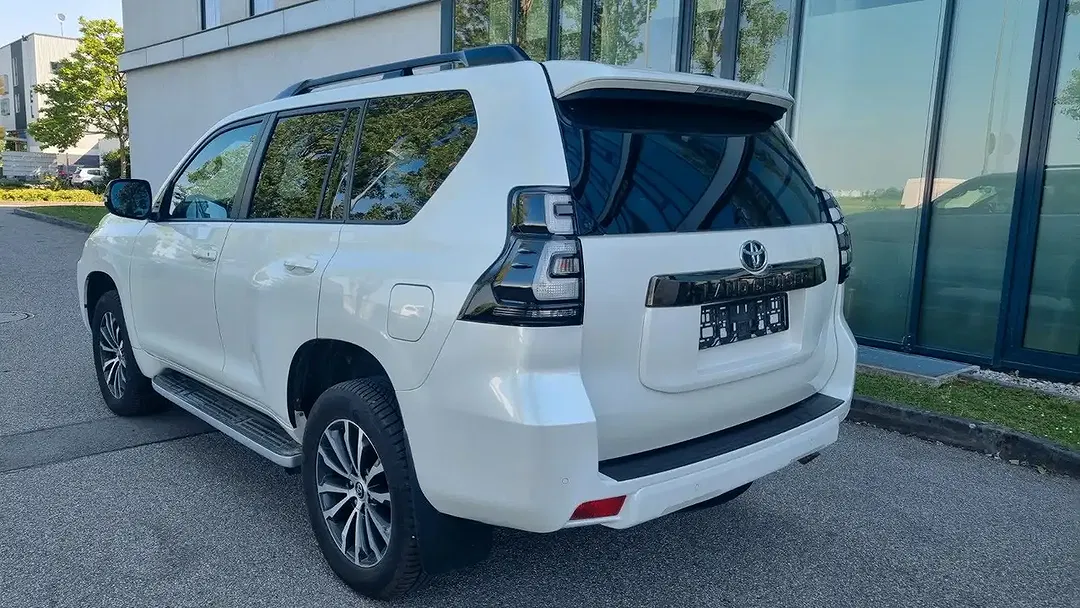 Toyota Land Cruiser 2.8 Style - Thumbnail 4