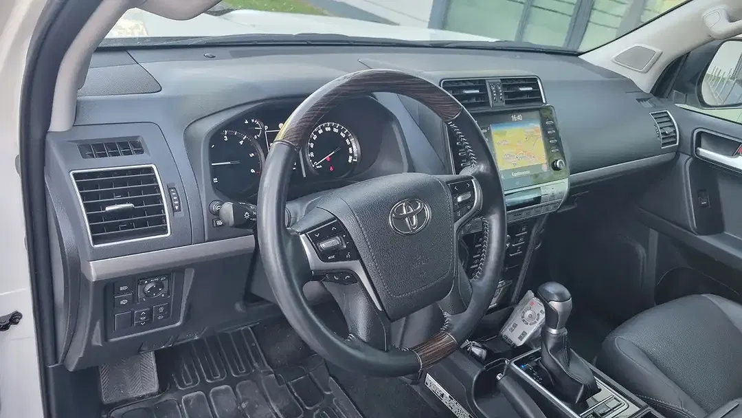 Toyota Land Cruiser 2.8 Style - Thumbnail 6