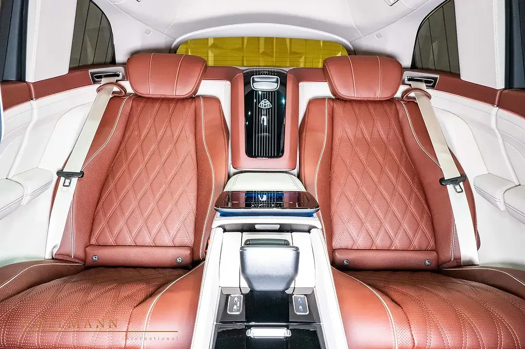 Mercedes-Benz GLS 600 - foto 15