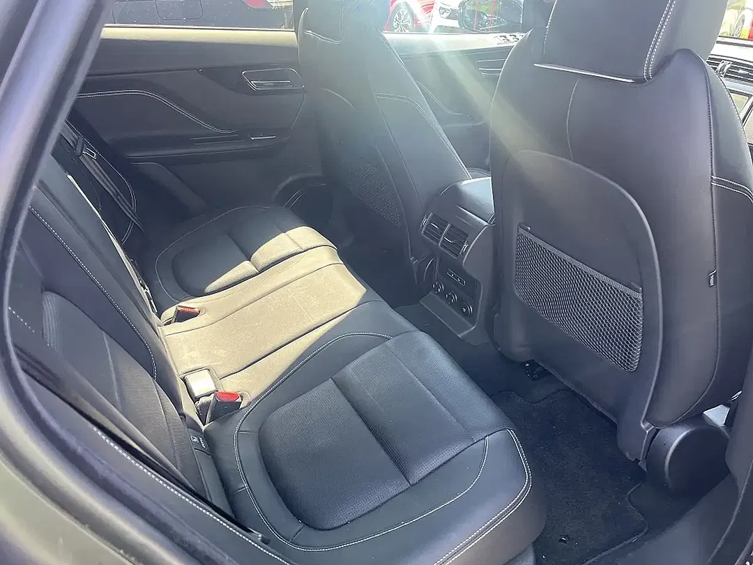 Jaguar F-Pace 20d AUT 4x4 R-Sport - Thumbnail 4