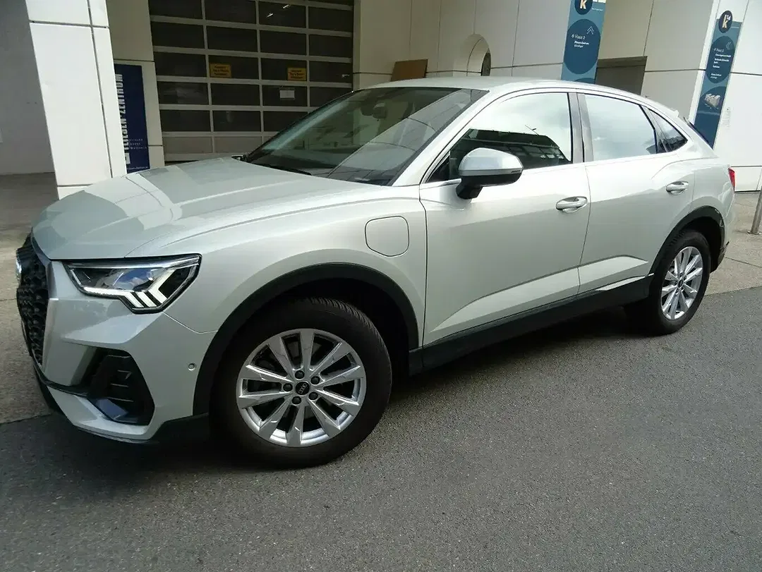 Audi Q3 45 TFSI e Sportback - Thumbnail 3