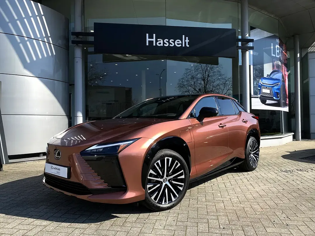Lexus RZ 4x4 - foto 1