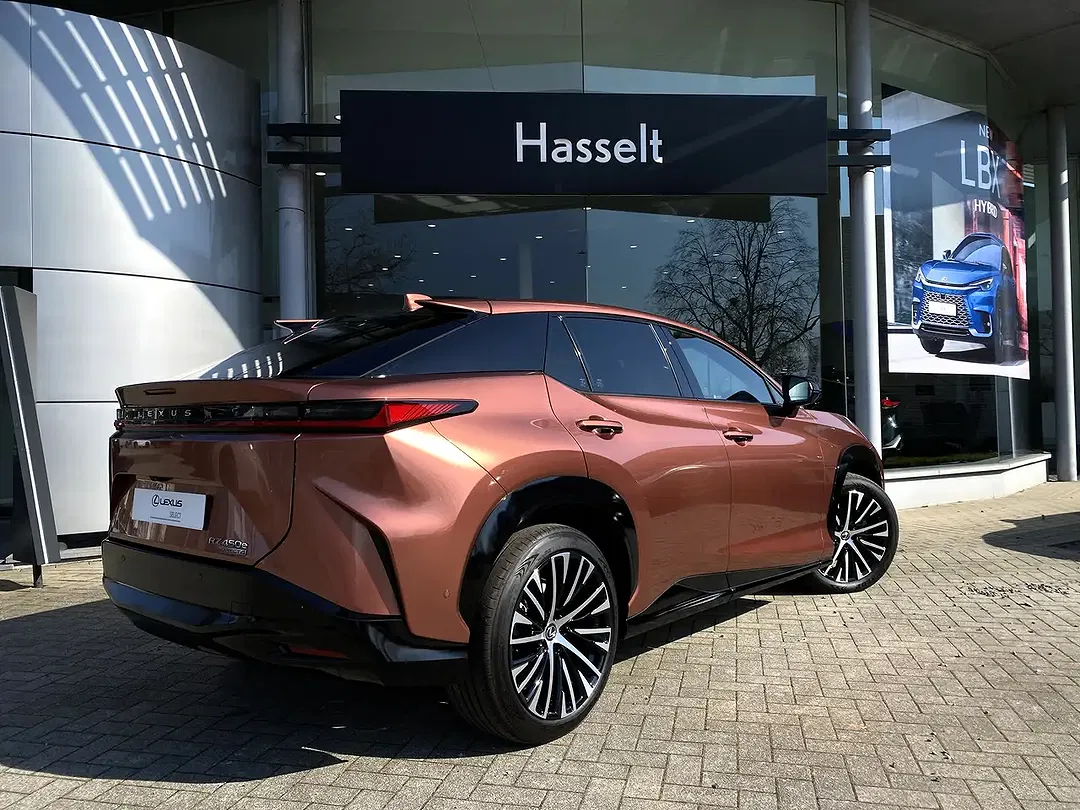 Lexus RZ 4x4 - foto 2
