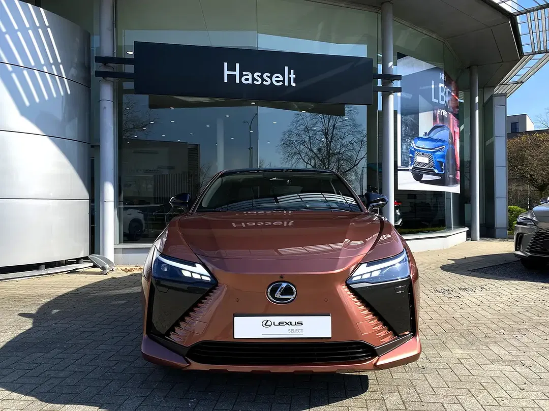 Lexus RZ 4x4 - Thumbnail 4