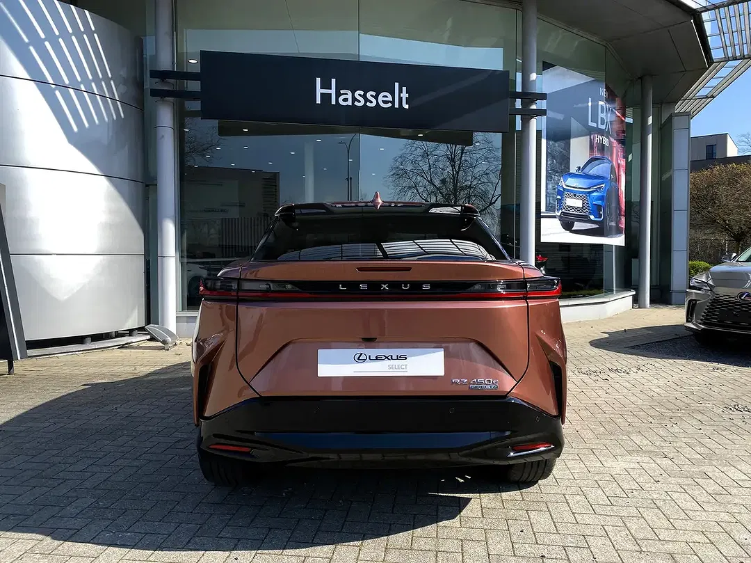 Lexus RZ 4x4 - Thumbnail 5