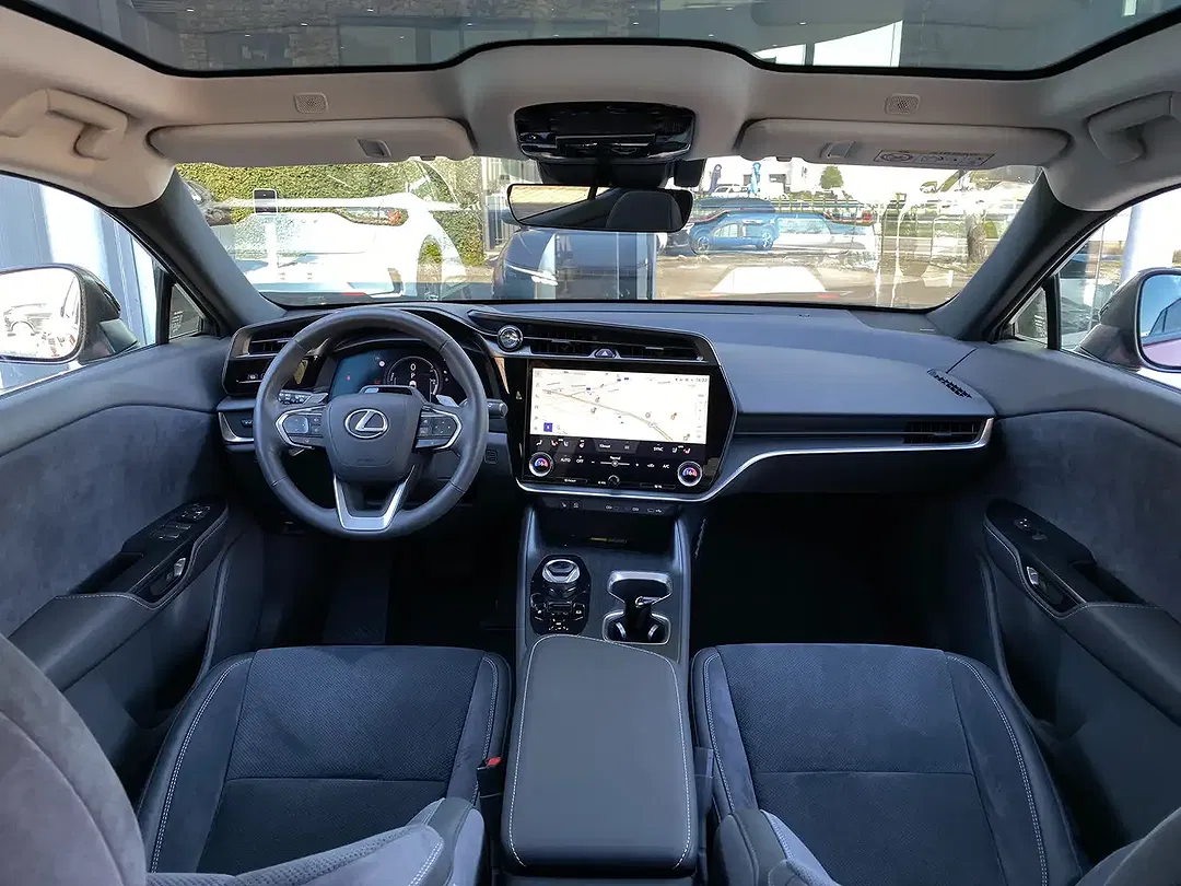 Lexus RZ 4x4 - Thumbnail 6