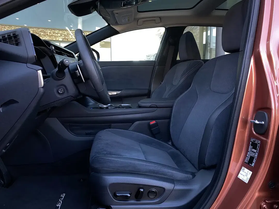 Lexus RZ 4x4 - Thumbnail 7